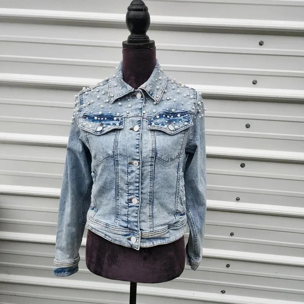 Urban Closet Women's Jewel Beaded Stretch Denim Jacket Crop Light Wash Sz S